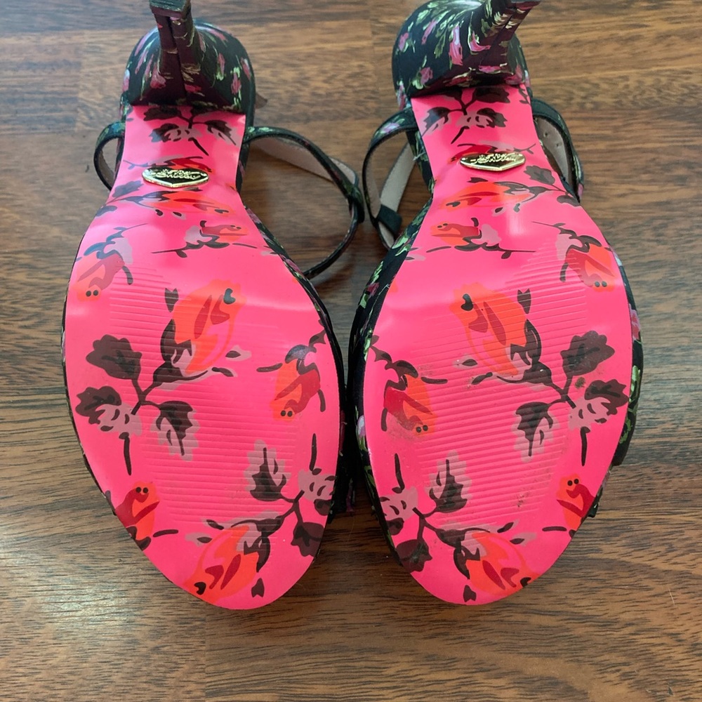 BNIB Betsey Johnson Haylie black floral leather heels size 8 - Picture 8 of 9